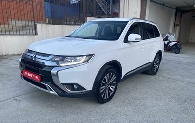 Mitsubishi Outlander III рестайлинг 3, 2019 год, 2 399 000 рублей, 1 фотография