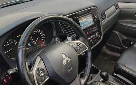 Mitsubishi Outlander III рестайлинг 3, 2012 год, 1 495 000 рублей, 5 фотография