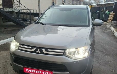 Mitsubishi Outlander III рестайлинг 3, 2012 год, 1 495 000 рублей, 2 фотография