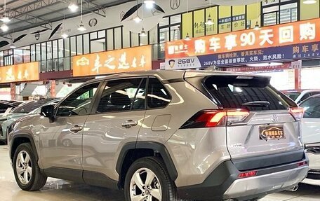 Toyota RAV4, 2021 год, 2 606 011 рублей, 4 фотография