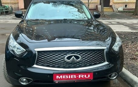 Infiniti QX70, 2017 год, 3 800 000 рублей, 3 фотография