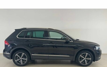 Volkswagen Tiguan II, 2018 год, 2 295 000 рублей, 8 фотография