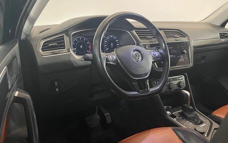 Volkswagen Tiguan II, 2018 год, 2 295 000 рублей, 9 фотография