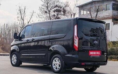 Ford Tourneo Custom I рестайлинг, 2021 год, 2 826 000 рублей, 6 фотография