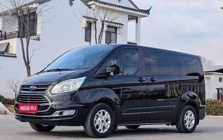 Ford Tourneo Custom I рестайлинг, 2021 год, 2 826 000 рублей, 10 фотография