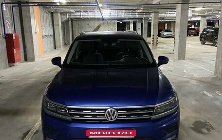 Volkswagen Tiguan II, 2018 год, 2 700 000 рублей, 2 фотография