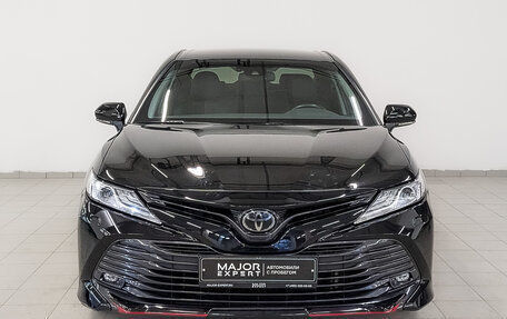 Toyota Camry, 2020 год, 3 220 000 рублей, 2 фотография