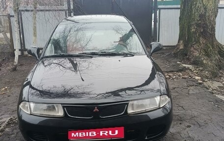 Mitsubishi Carisma I, 1998 год, 225 000 рублей, 1 фотография