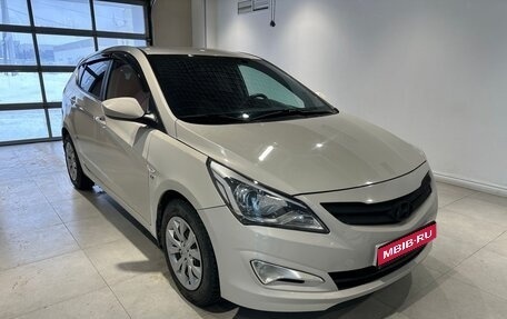 Hyundai Solaris II рестайлинг, 2015 год, 849 000 рублей, 1 фотография