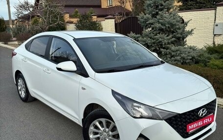 Hyundai Solaris II рестайлинг, 2020 год, 1 737 000 рублей, 2 фотография