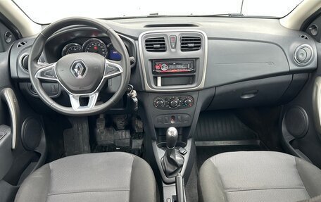 Renault Logan II, 2018 год, 870 000 рублей, 13 фотография