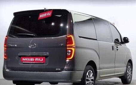 Hyundai Grand Starex Grand Starex I рестайлинг 2, 2021 год, 3 587 100 рублей, 2 фотография