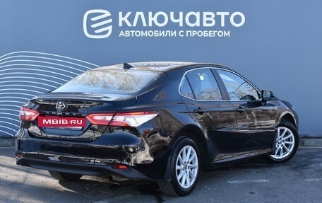 Toyota Camry, 2021 год, 3 200 000 рублей, 2 фотография