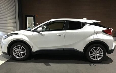 Toyota C-HR I рестайлинг, 2021 год, 1 680 015 рублей, 8 фотография