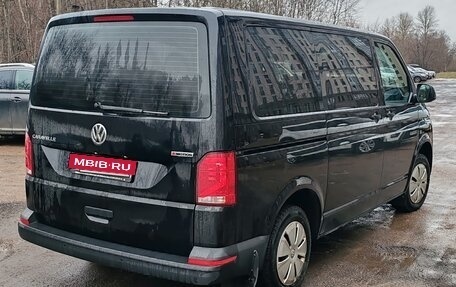 Volkswagen Caravelle T6 рестайлинг, 2021 год, 3 750 000 рублей, 3 фотография