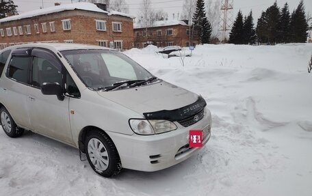 Toyota Corolla Spacio II, 2000 год, 600 000 рублей, 1 фотография