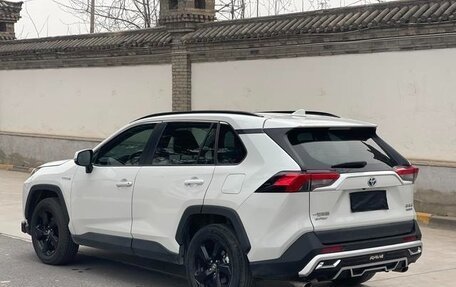 Toyota RAV4, 2022 год, 3 115 000 рублей, 4 фотография