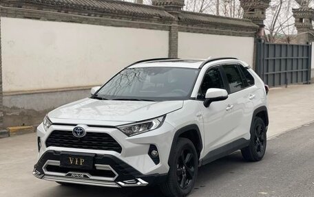 Toyota RAV4, 2022 год, 3 115 000 рублей, 2 фотография