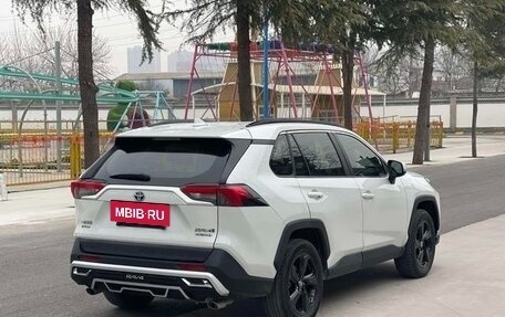 Toyota RAV4, 2022 год, 3 115 000 рублей, 5 фотография