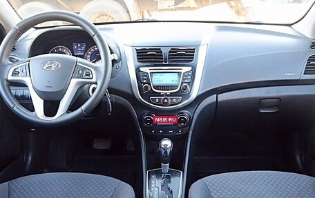 Hyundai Solaris II рестайлинг, 2012 год, 880 000 рублей, 13 фотография