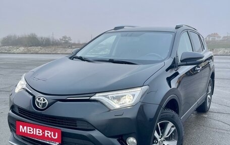 Toyota RAV4, 2018 год, 2 499 000 рублей, 2 фотография