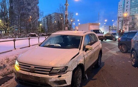 Volkswagen Tiguan II, 2018 год, 1 950 000 рублей, 10 фотография