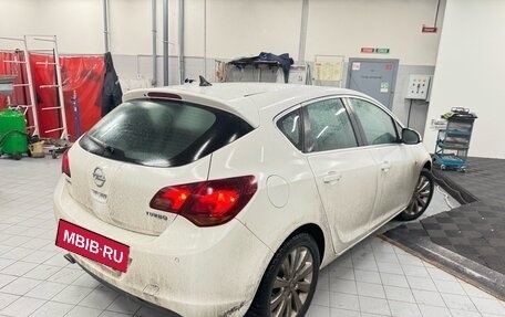 Opel Astra J, 2011 год, 815 000 рублей, 6 фотография