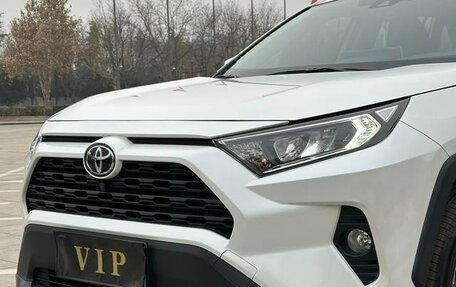 Toyota RAV4, 2021 год, 2 890 000 рублей, 3 фотография