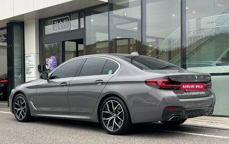 BMW 5 серия, 2022 год, 3 585 000 рублей, 2 фотография