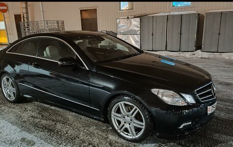 Mercedes-Benz E-Класс, 2009 год, 1 290 000 рублей, 3 фотография