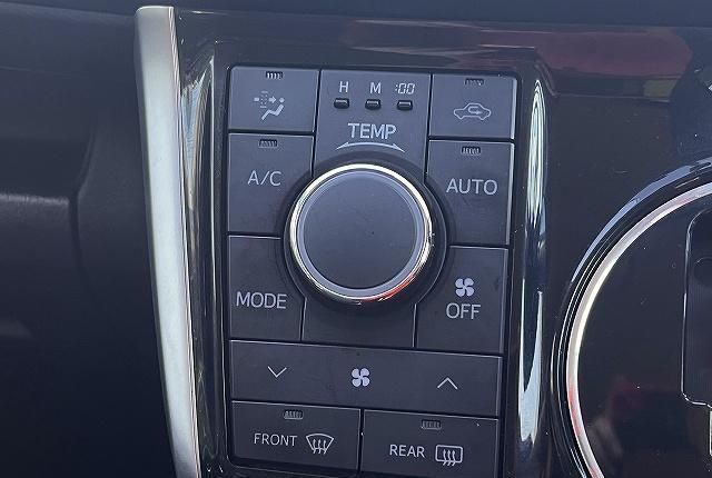 Toyota Wish II, 2012 год, 784 000 рублей, 18 фотография