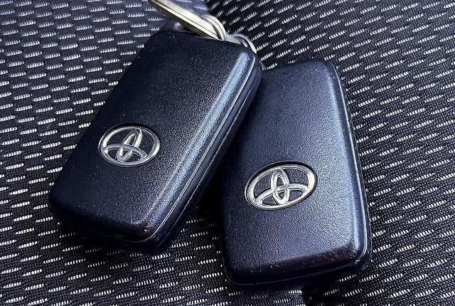 Toyota Wish II, 2012 год, 784 000 рублей, 21 фотография