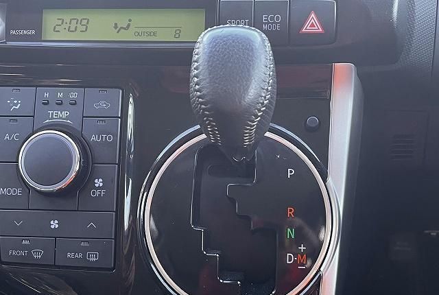 Toyota Wish II, 2012 год, 784 000 рублей, 17 фотография