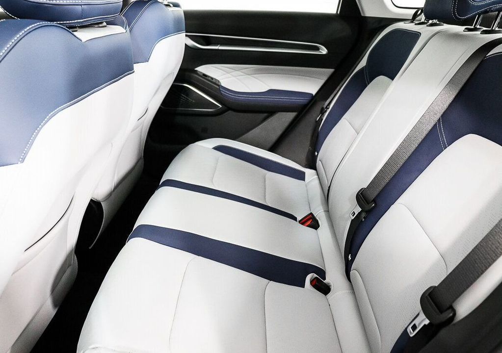 Geely Emgrand, 2024 год, 1 899 990 рублей, 12 фотография