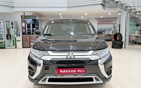 Mitsubishi Outlander III рестайлинг 3, 2018 год, 2 190 000 рублей, 2 фотография