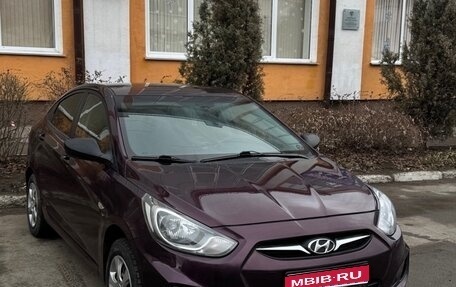 Hyundai Solaris II рестайлинг, 2011 год, 760 000 рублей, 1 фотография