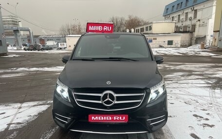 Mercedes-Benz V-Класс, 2018 год, 7 990 000 рублей, 1 фотография