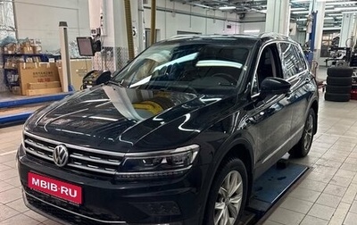 Volkswagen Tiguan II, 2018 год, 2 747 000 рублей, 1 фотография