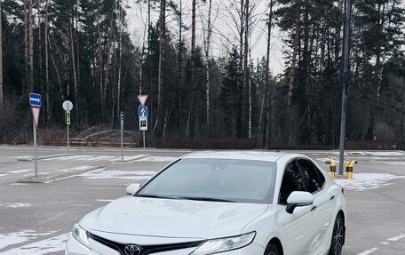 Toyota Camry, 2019 год, 3 700 000 рублей, 1 фотография