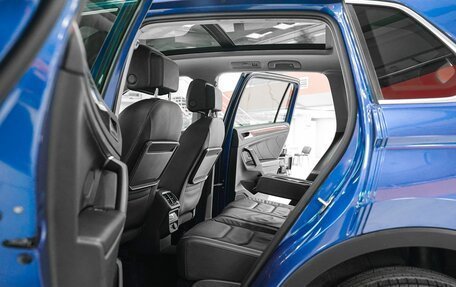 Volkswagen Tiguan II, 2019 год, 2 390 000 рублей, 9 фотография