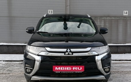 Mitsubishi Outlander III рестайлинг 3, 2018 год, 1 599 000 рублей, 2 фотография