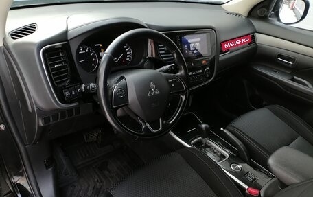 Mitsubishi Outlander III рестайлинг 3, 2018 год, 1 599 000 рублей, 9 фотография