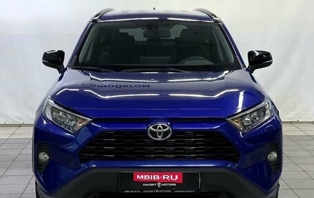 Toyota RAV4, 2021 год, 2 900 000 рублей, 2 фотография