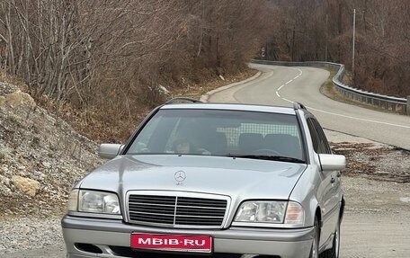 Mercedes-Benz C-Класс, 2000 год, 1 300 000 рублей, 1 фотография