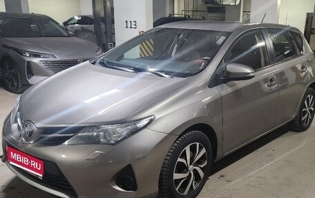 Toyota Auris II, 2013 год, 1 200 000 рублей, 1 фотография