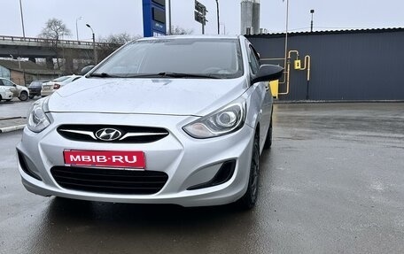 Hyundai Solaris II рестайлинг, 2013 год, 770 000 рублей, 1 фотография