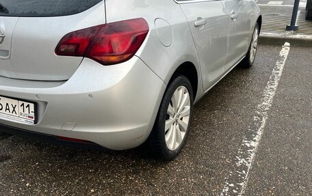 Opel Astra J, 2011 год, 825 000 рублей, 4 фотография