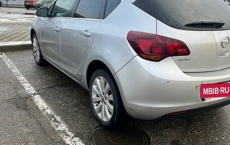 Opel Astra J, 2011 год, 825 000 рублей, 9 фотография