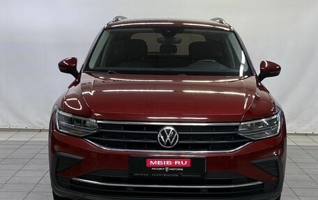 Volkswagen Tiguan II, 2021 год, 2 500 000 рублей, 2 фотография