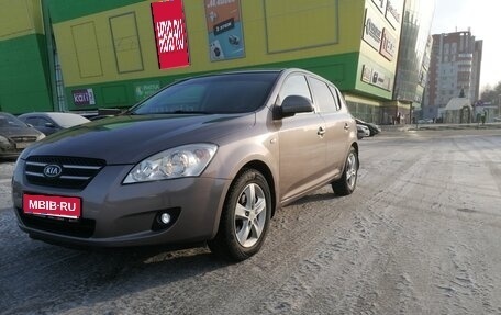 KIA cee'd I рестайлинг, 2009 год, 685 000 рублей, 1 фотография